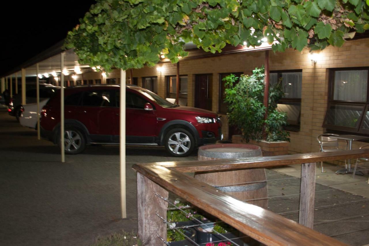Angaston Vineyards Motel Bagian luar foto